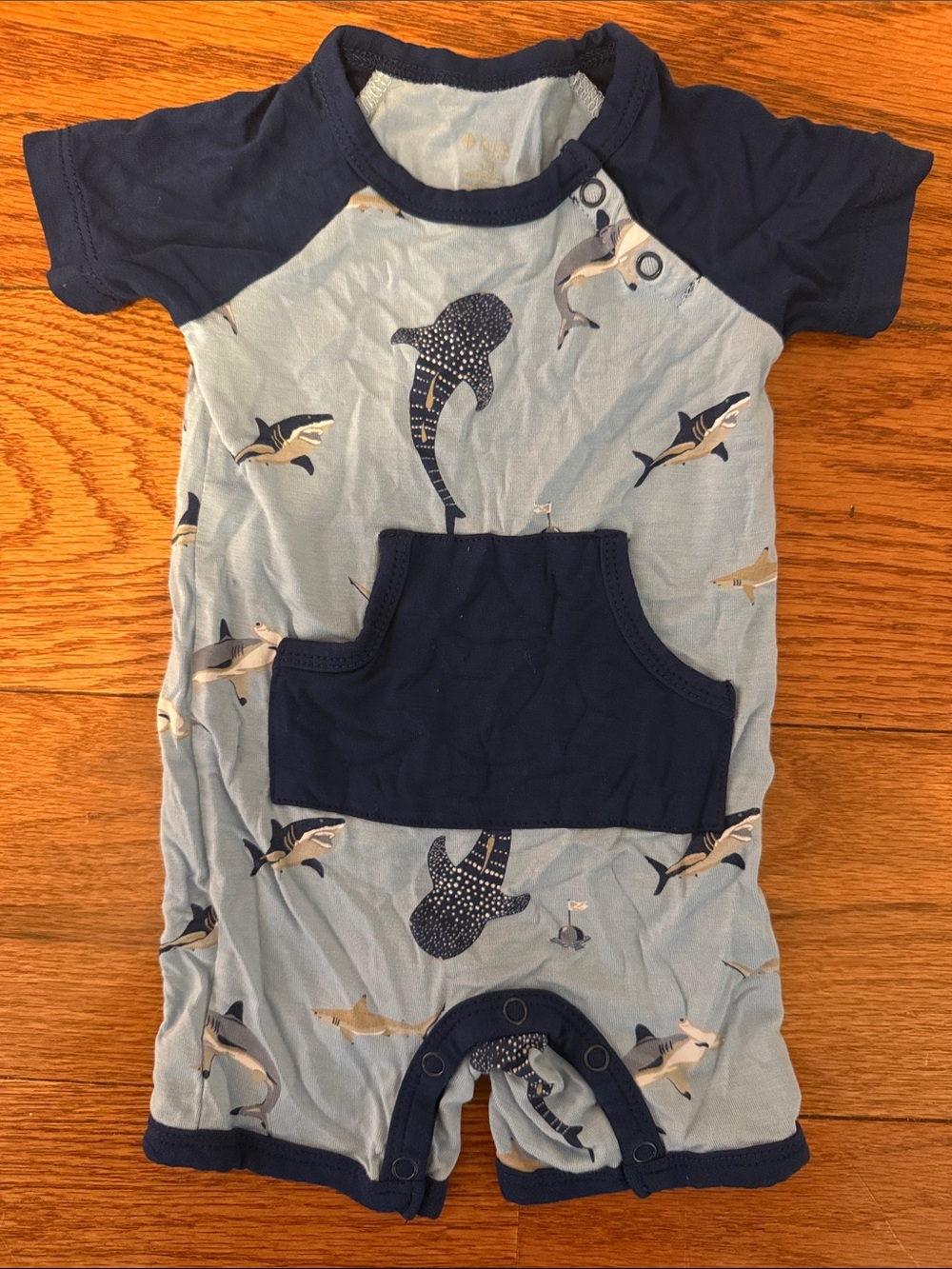 Kyte BABY Navy & Light Blue Shark Pocket Romper *never worn*